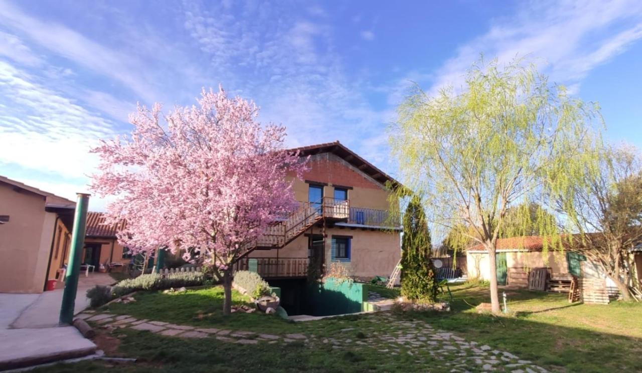 Albergue De Peregrinos Casa Flor Murias de Rechivaldo Exteriér fotografie