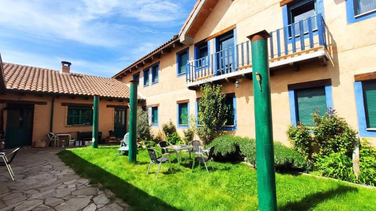 Albergue De Peregrinos Casa Flor Murias de Rechivaldo Exteriér fotografie